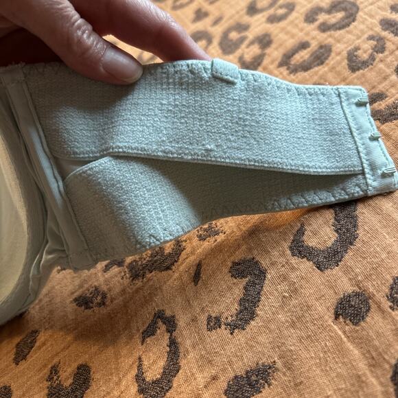 Body by Victoria Secret Lined Strapless Light Bra Blue Lace T Shirt 34DD - Picture 6 of 9